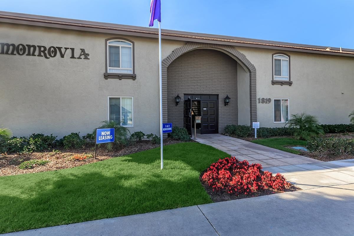 The Monrovia Apartment Homes Costa Mesa, CA