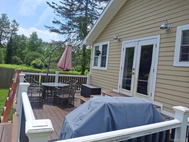 Foto del edificio - 1144 Peekskill Hollow Rd