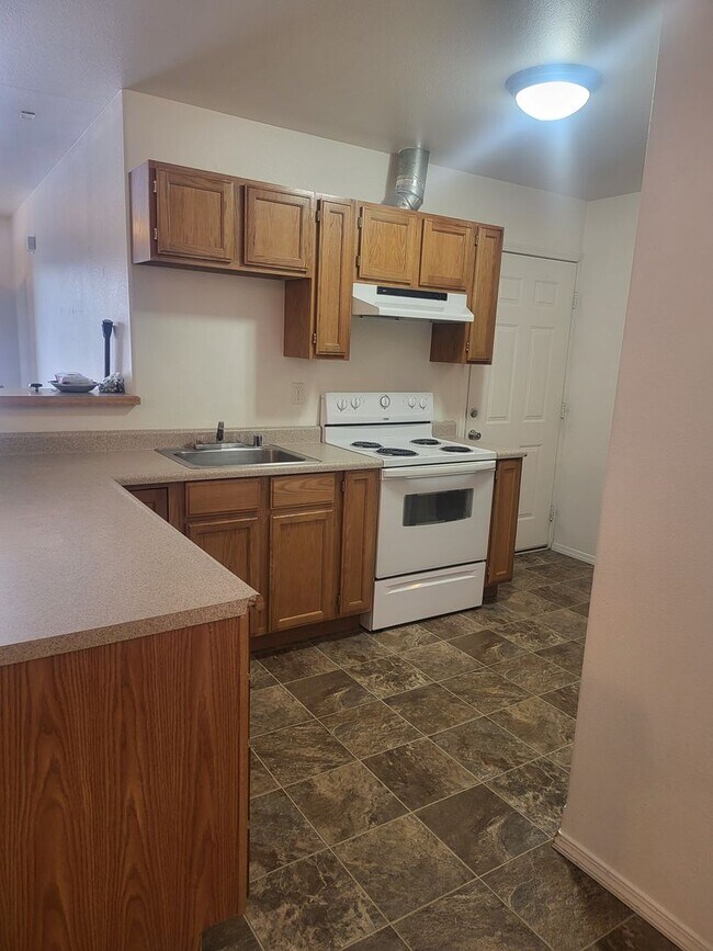 Building Photo - 215-217 K Street -Duplex