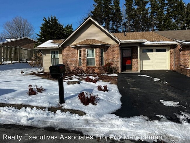 Foto del edificio - 2 br, 2 bath House - 547  Merritt Rd