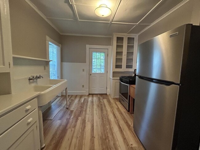 Photo - 14 Crombie St House