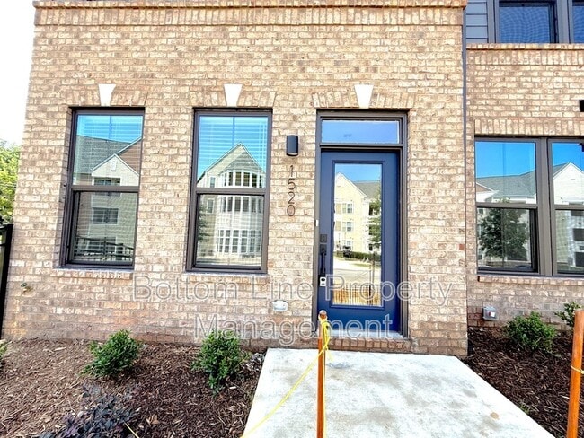 Building Photo - 1520 Samuel St