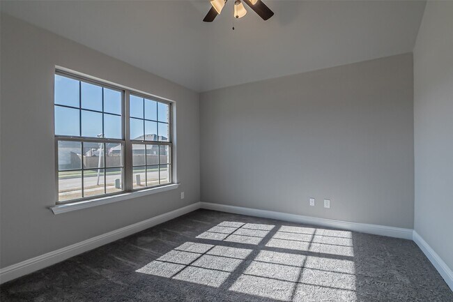Building Photo - 422 Oleander Dr