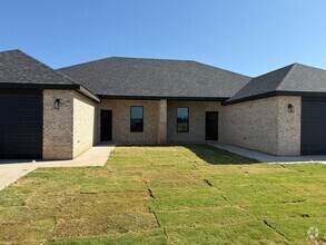 Building Photo - 316-320 Woodstock Ln