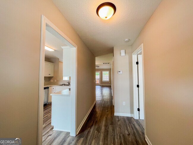 Foto del edificio - 546 Deerchase Ct