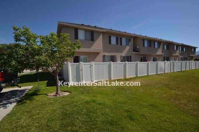 Building Photo - 1667 W Madison View Dr