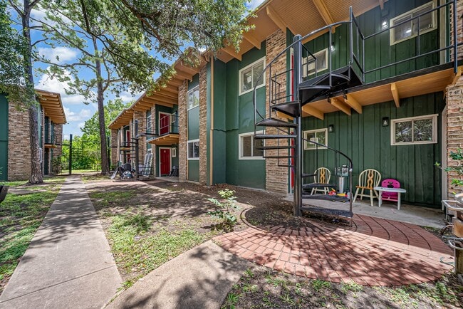 Building Photo - 411 Ave A