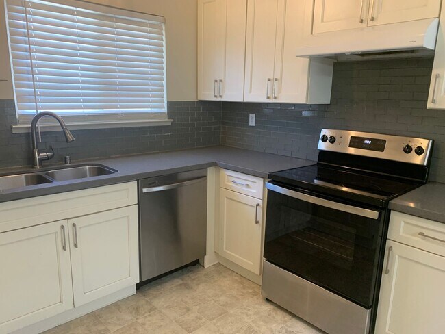 Foto del edificio - Rent Reduced-Won’t Last Long!!!