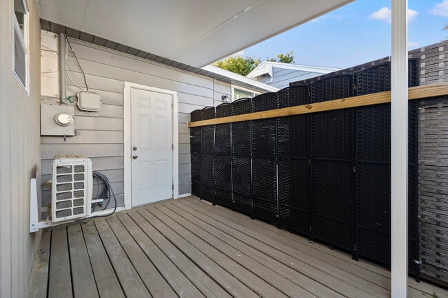 Entrance to laundry room - 625 35th St N