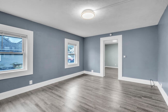 Building Photo - 114 Parker Ave