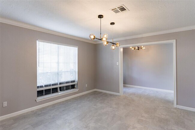 Building Photo - 8131 Dorrcrest Ln