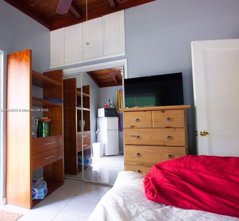 Foto del edificio - 1741 NE 178th St