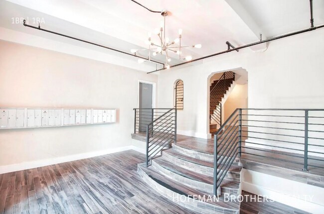 Foto del edificio - 250 S Kenmore Ave