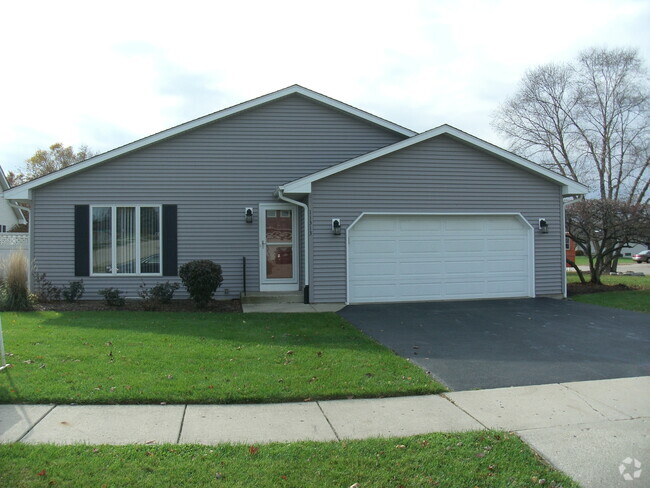 Building Photo - 11313 Douglas Ave