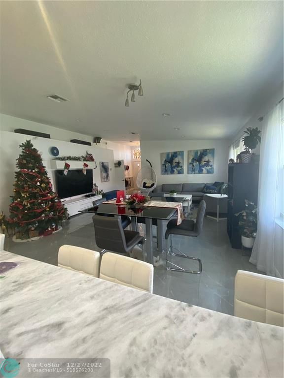 Foto del edificio - 8042 Clear Shores Cir