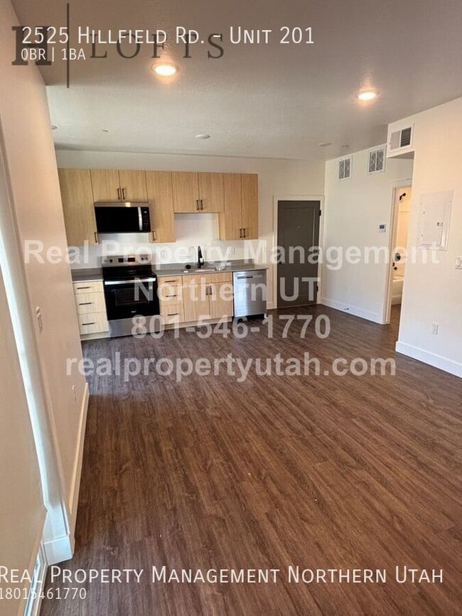 Building Photo - 2525 Hillfield Rd.-Unit 201