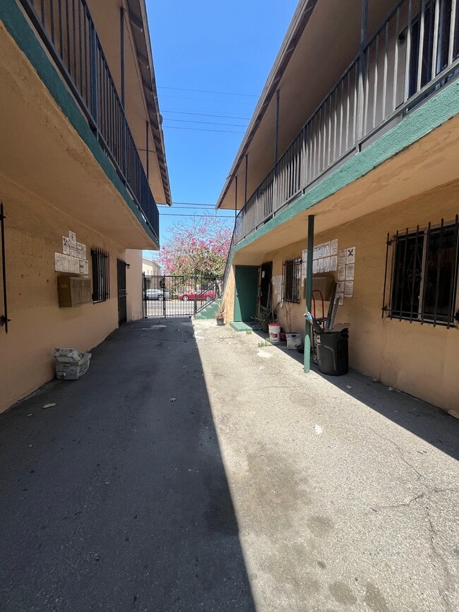 Photo - 7400 S Hoover St (Los Angeles, CA) Apartment