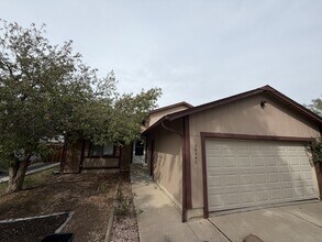 Building Photo - 16747 E Mansfield Cir