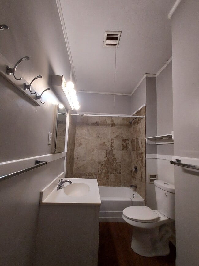 Building Photo - 292 Hudson Ave