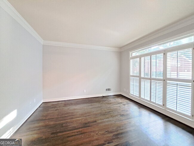 Building Photo - 2242 Lenox Walk NE