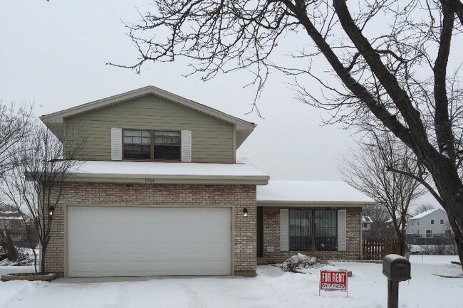 Building Photo - 1964 Crescent Ln