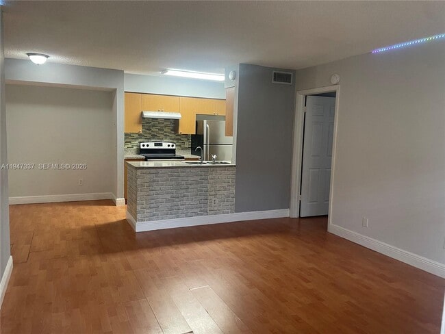 Foto del edificio - 748 NW 103rd Terrace