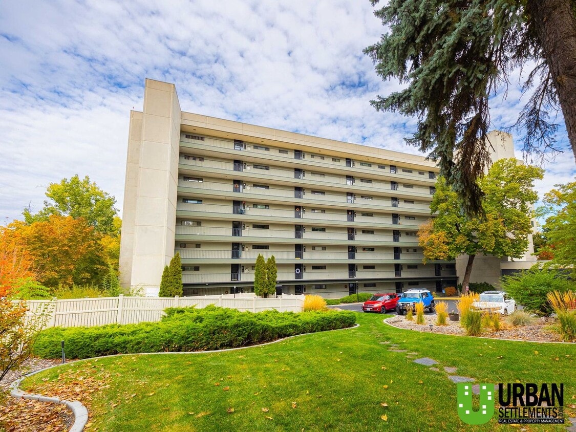 Foto principal - Spacious 2 Bedroom, 2 Bath Condo with Mode...