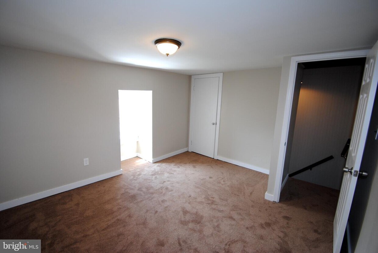 50 W Pearl St, Burlington, NJ 08016 Townhome Rentals in Burlington NJ