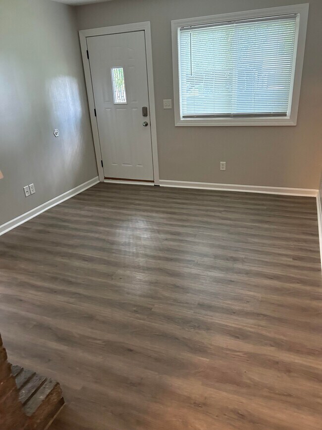 Main entrance to living room - 1508 Ensign Dr