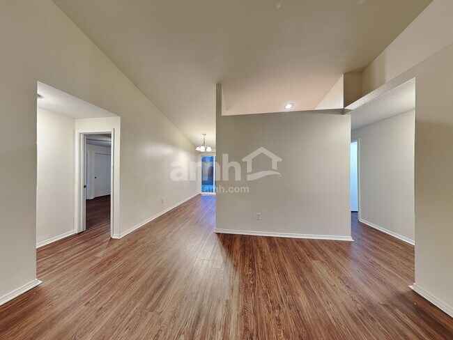 Foto del edificio - 7894 W Whittaker Street