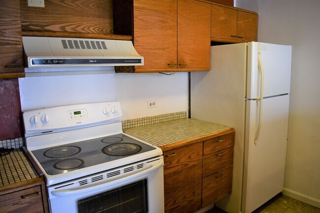 Foto del edificio - Honolulu Tower 2br/1ba/1pkg in Downtown Ho...