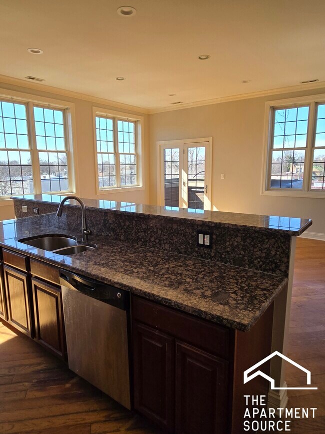 Foto del edificio - 2338 W Morse Ave