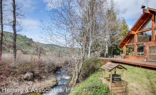 Building Photo - 3 br, 4 bath House - 4755 Squilchuck Rd