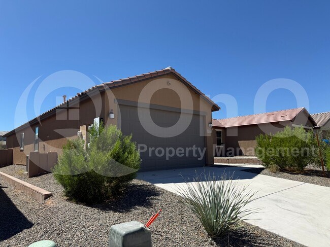 Building Photo - 759 Calle Calca