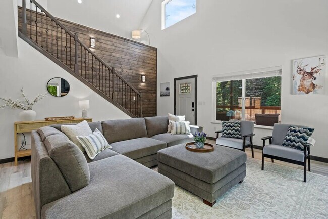 Foto del edificio - 253 Skate Creek Rd N