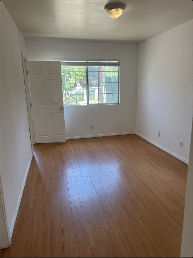 Building Photo - 10009 Tujunga Canyon Blvd
