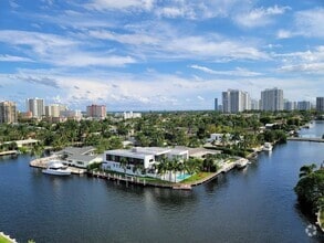 Building Photo - 401 Golden Isles Dr