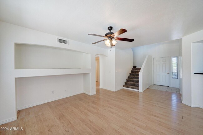 Building Photo - 2634 S 64th Ln