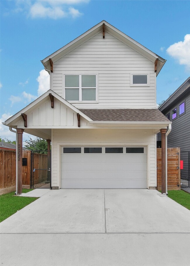 Building Photo - 3322 Delhi St