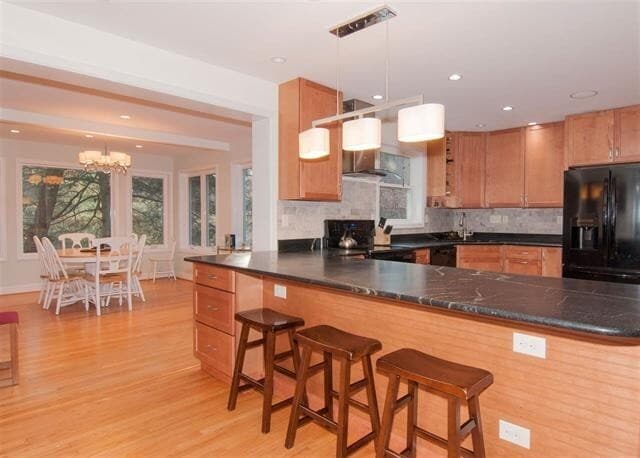 Building Photo - Stunning Home Available This Summer