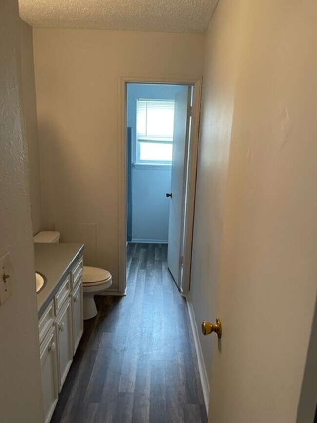 Foto del edificio - Stunning 3 Bed 2 Bath duplex
