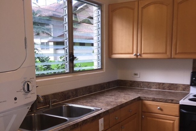 Kitchen - 4844 Kilauea Ave