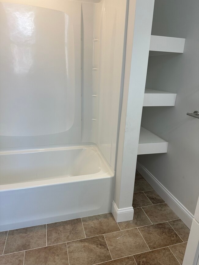 12 Harvard Rd Unit 5, Shirley, MA 01464 Apartments in Shirley, MA