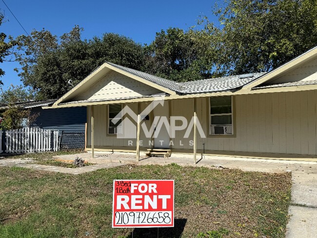 Photo - 135 E Burcham Ave House