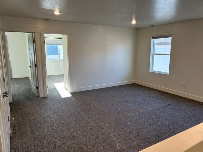 Building Photo - Beautiful home for rent!