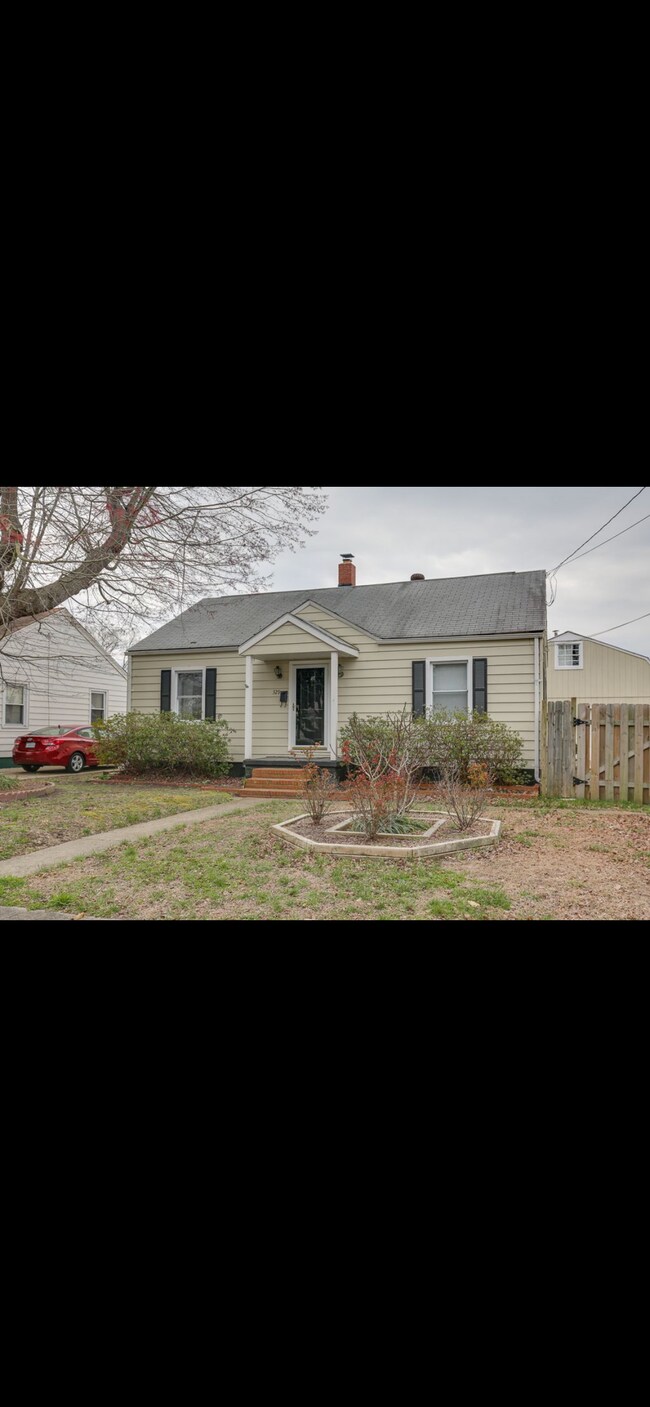 Building Photo - 329 Wilton Ave