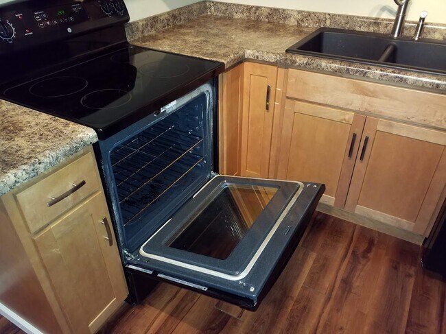 Foto del edificio - 1025 Riverside Dr