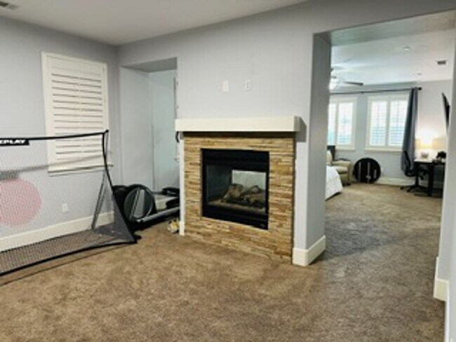 Foto del edificio - $2,695 Shepherd & DeWolf, Harlan Ranch Bar...