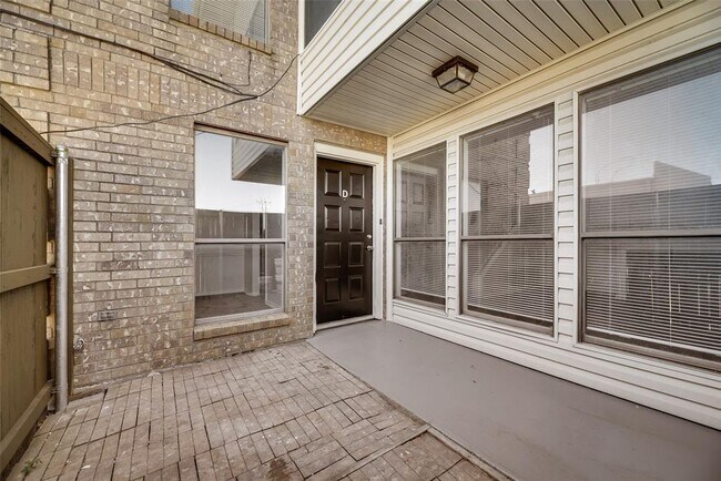 Foto del edificio - 2813 Meadow Park Dr