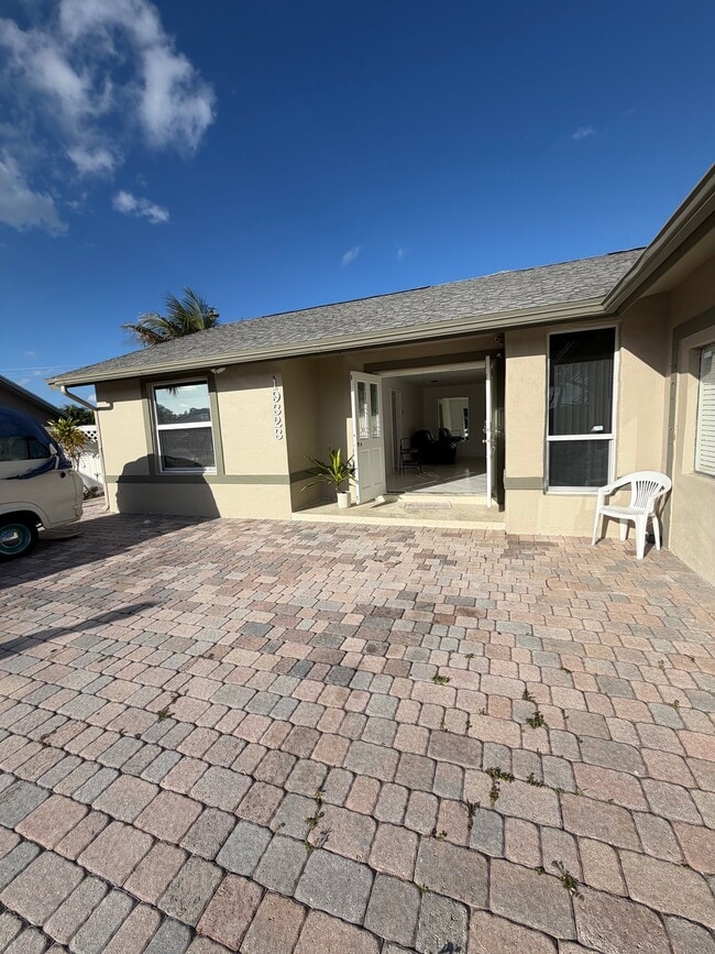 Building Photo - 19323 Carolina Cir